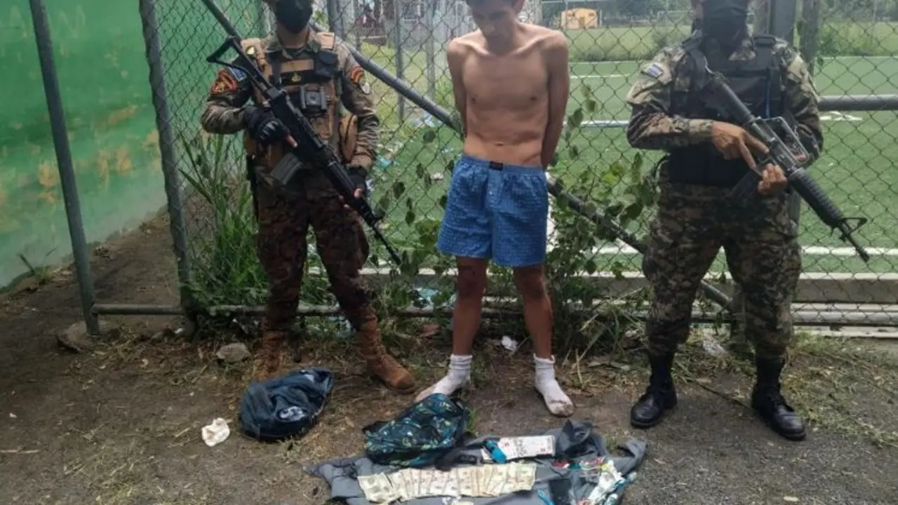 Pandillero intent&oacute; sobornar a militares