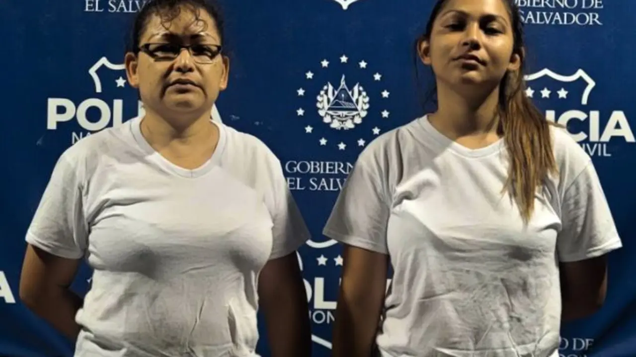 Madre e hija extorsionistas