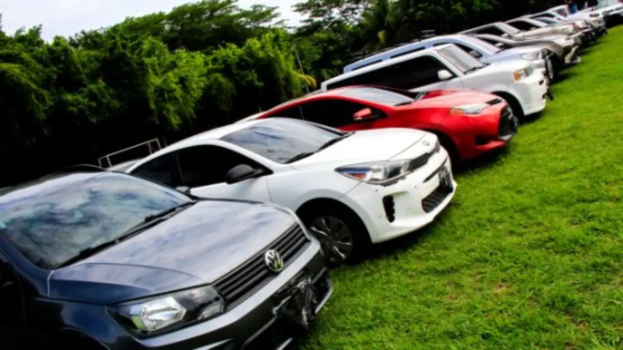 M&aacute;s de 100 veh&iacute;culos a la Polic&iacute;a