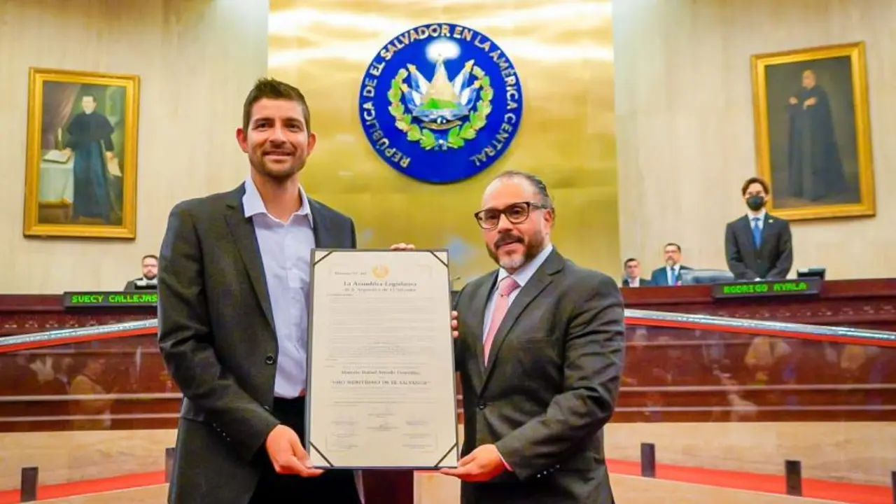 Hijo merit&iacute;simo de El Salvador