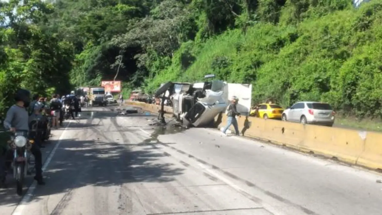 Volqueta en Los Chorros