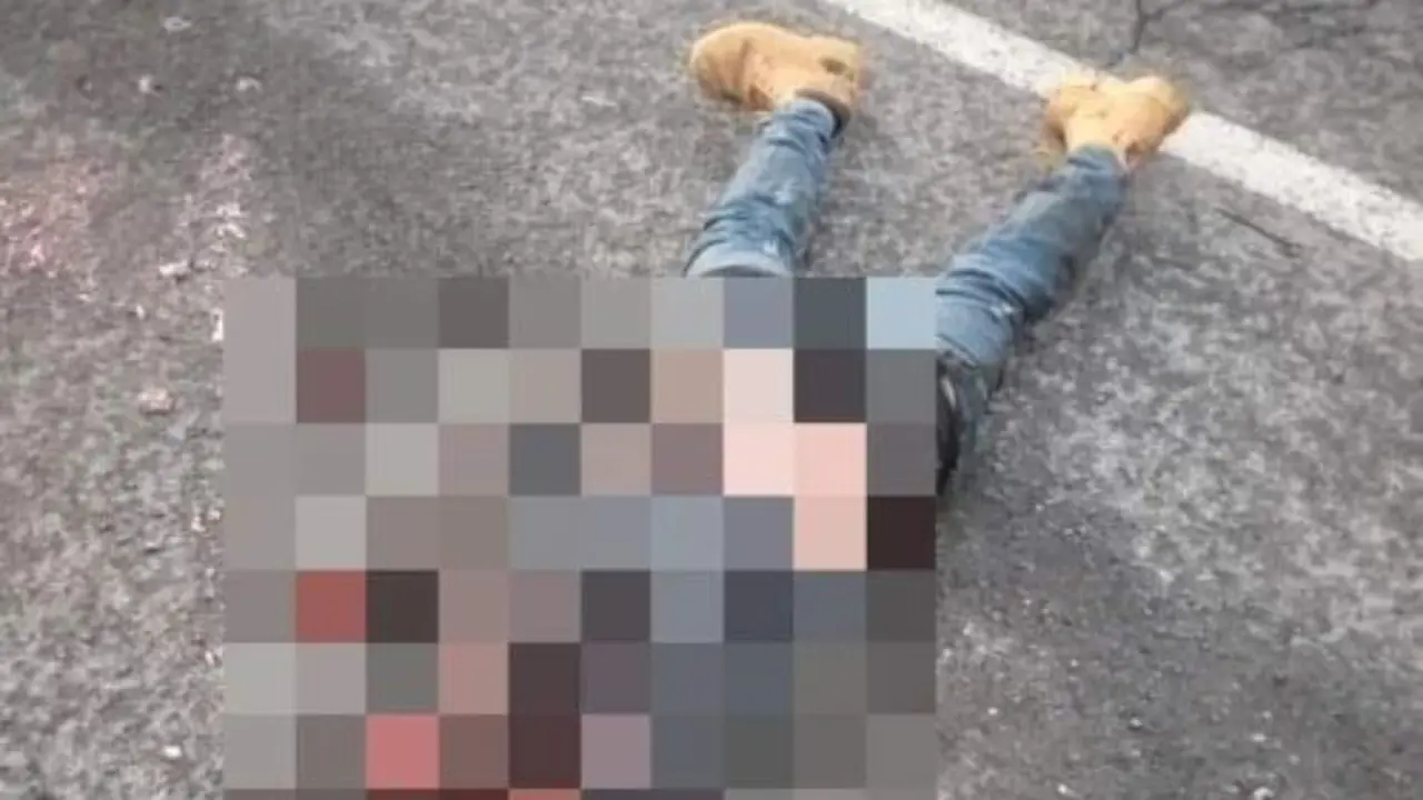 Se qued&oacute; dormido en la calle