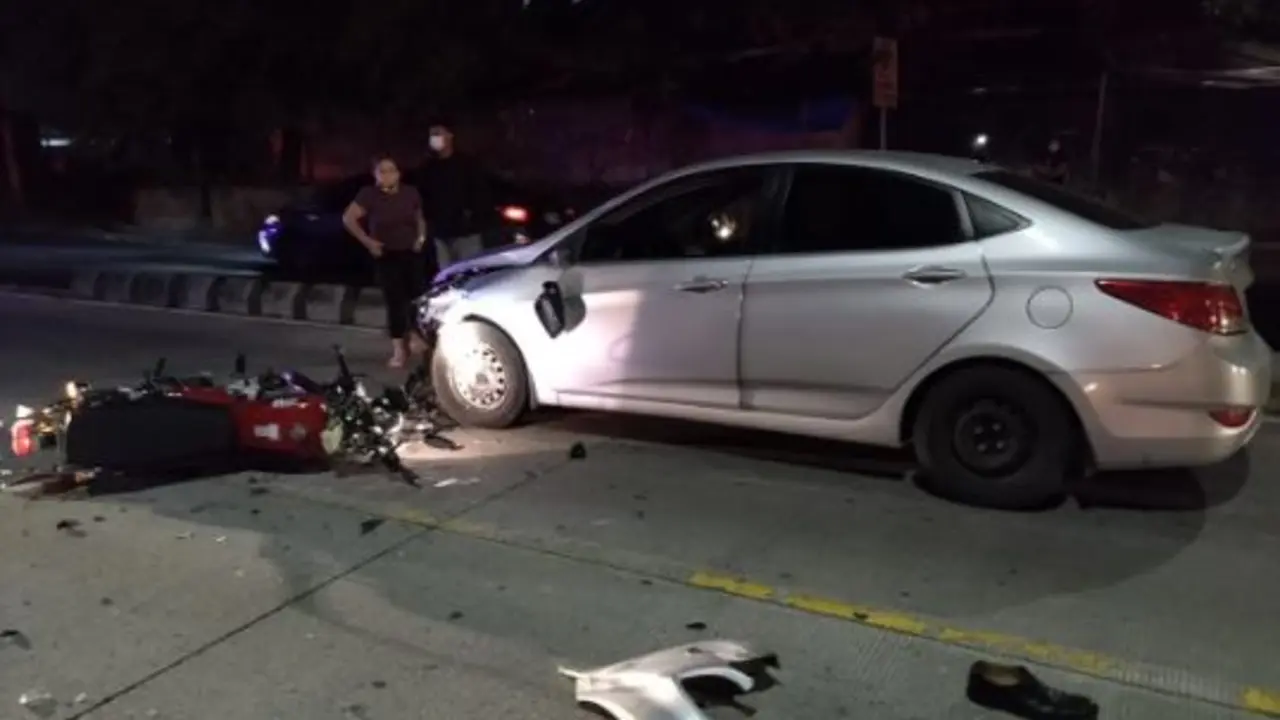 Accidente frente al ISSS