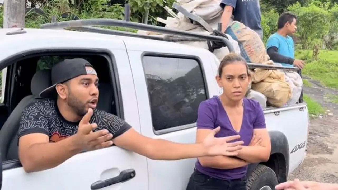 Lanzando basura y ripio