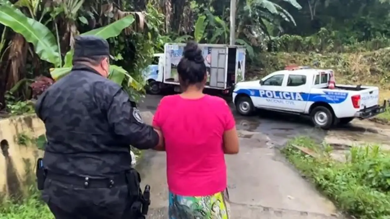 Mujer detenida por matar a una perra