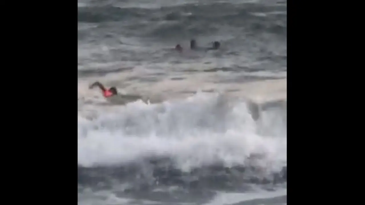 Hombre a punto de ahogarse