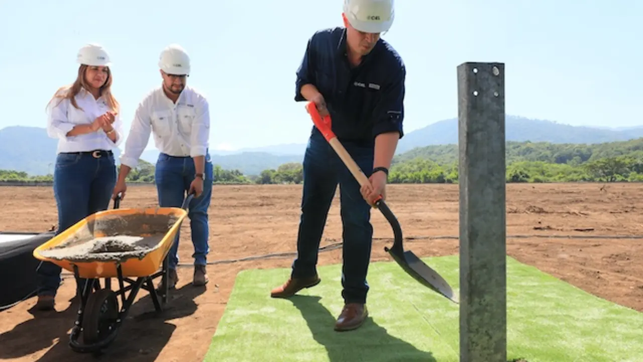 CEL-INICIO CONSTRUCCION PLANTA TALNIQUE