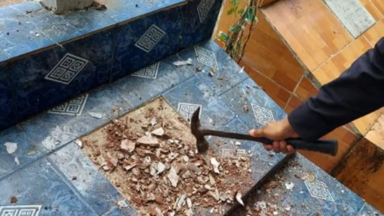 Placa alusiva a la MS