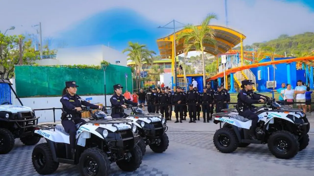 MJSP ENTREGA EQUIPO A POLITUR1