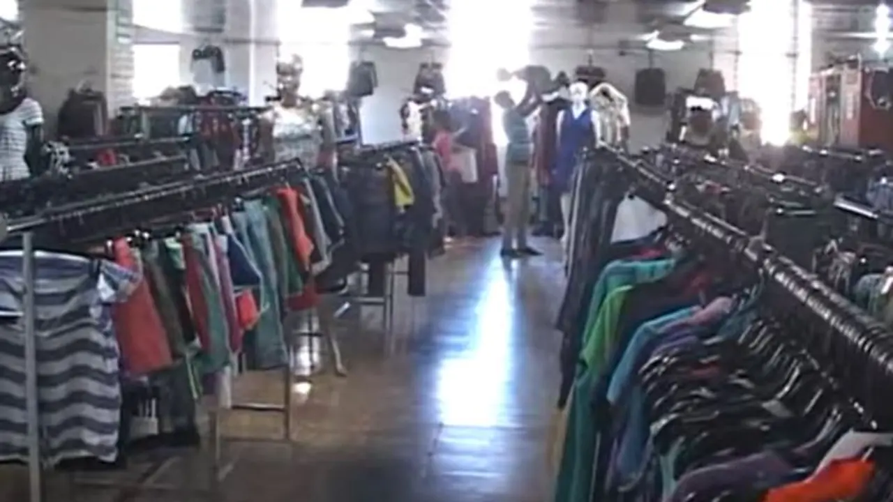 Shopping Center Los H&eacute;roes