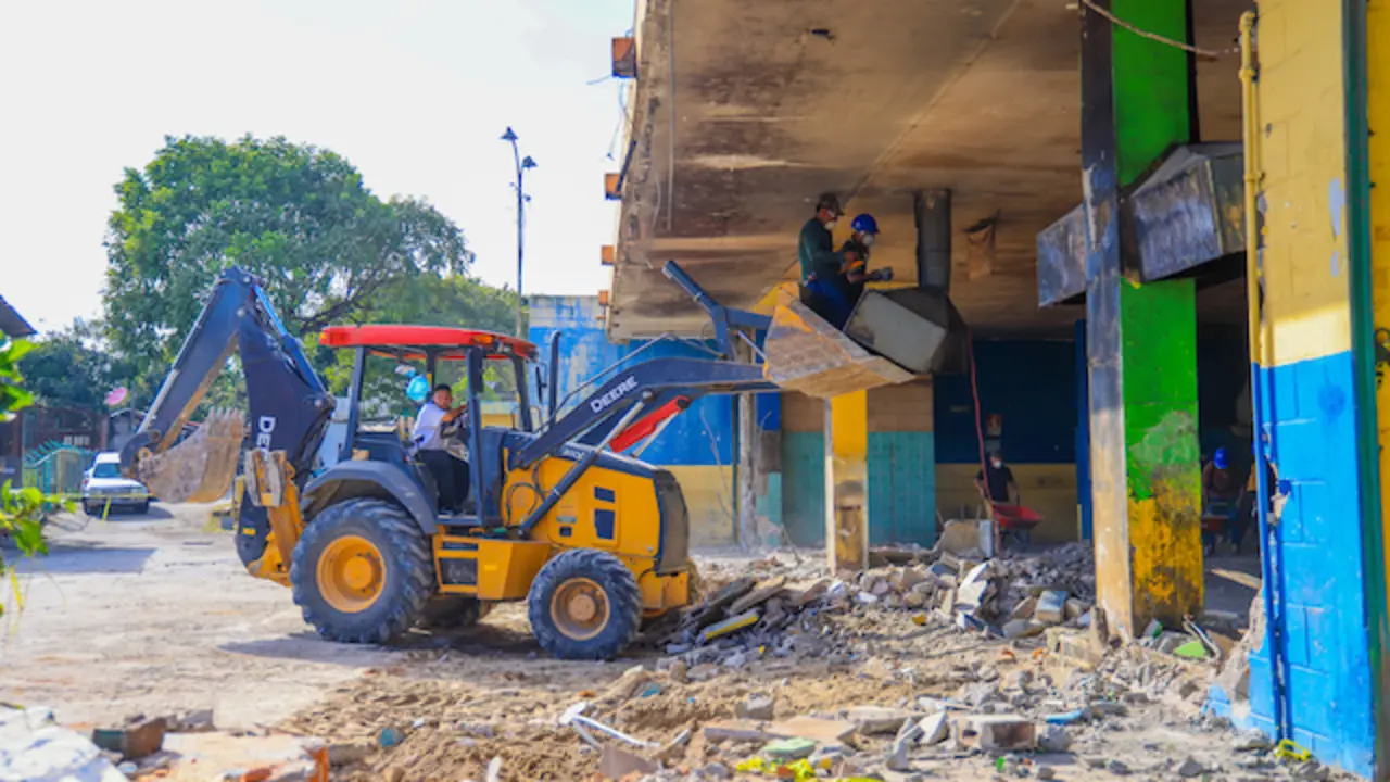 MERCADO SAN MIGUELITO DEMOLICION-DOM
