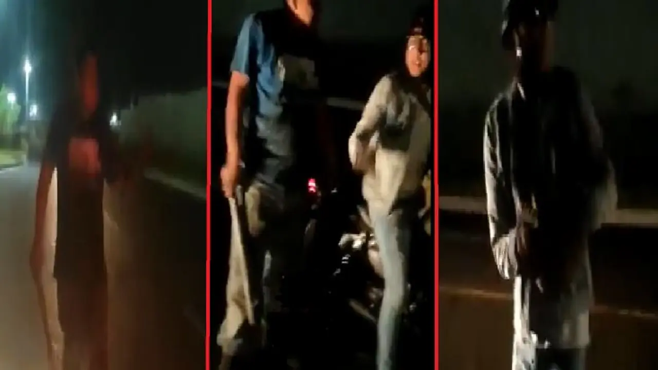 Con un tubo met&aacute;lico