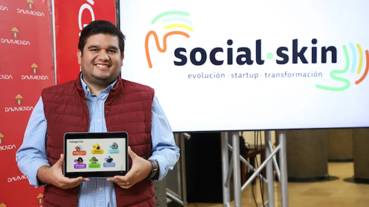 Conferencia de prensa del Gerente de Innovaci&oacute;n del Banco Davivienda, Ricardo Vel&aacute;squez, sobre la convocatoria al Social Skin 2023, en el Centro Finaciero Davivienda en San Salvador, el 16 de febrero de 2023.
Foto Banco Davivienda/Salvador Melendez