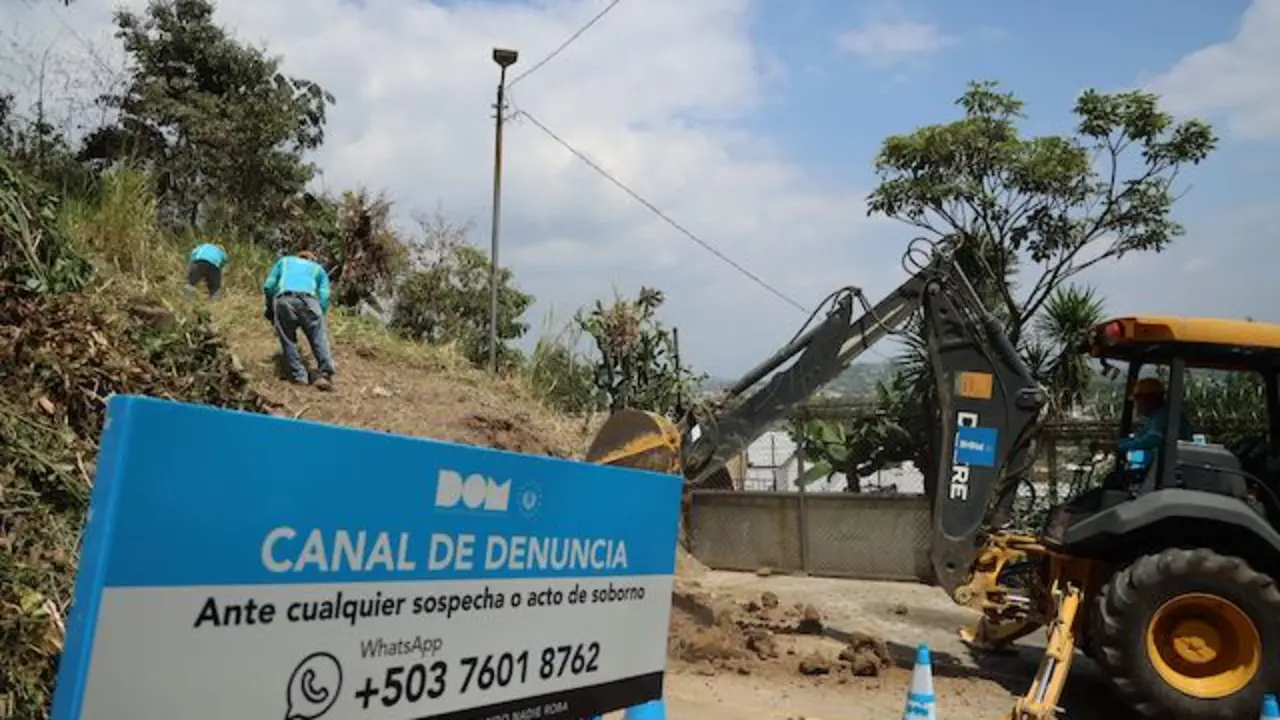 DOM CONSTRUYE MURO BRISAS DEL SUR SOYAPANGO 1