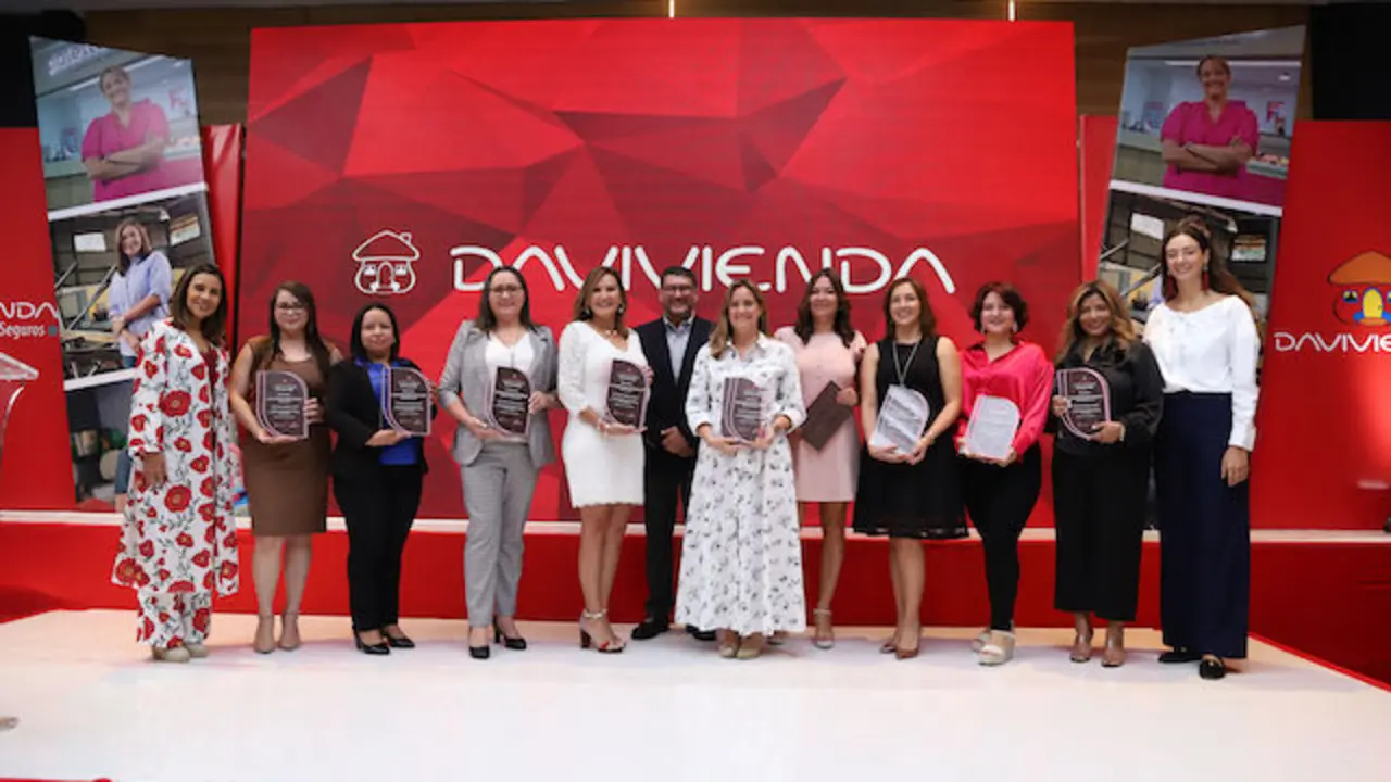 Evento de Banco Davivienda con Mujeres Empresarias de PYME en el HOtel Crown Plaza en San Salvador, el 3 de marzo de 2023
Foto Banco Davivienda/ Salvador Melendez