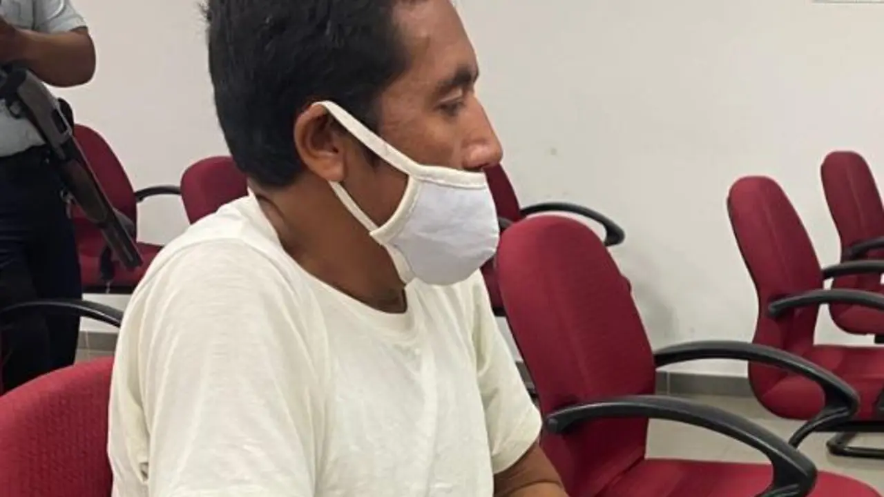 Por acosar sexualmente a hijastra