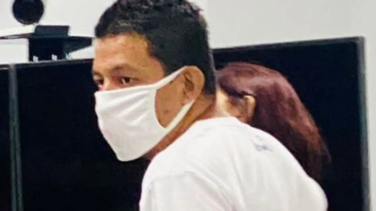 Por agredir sexualmente a su hija