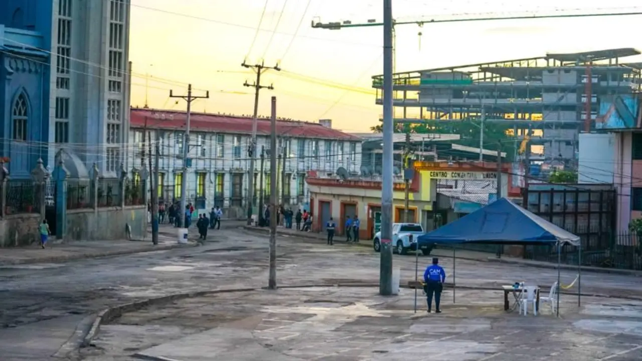 Paso peatonal en Calvario