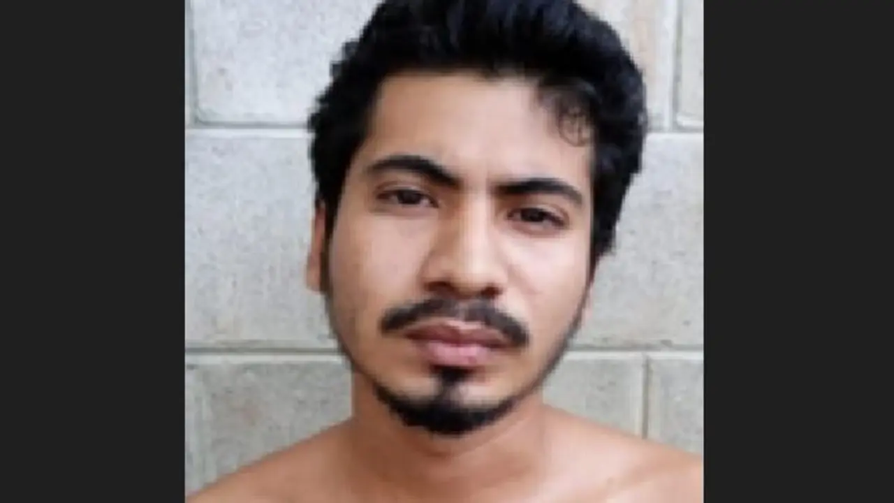 Con piedra en el ojo izquierdo