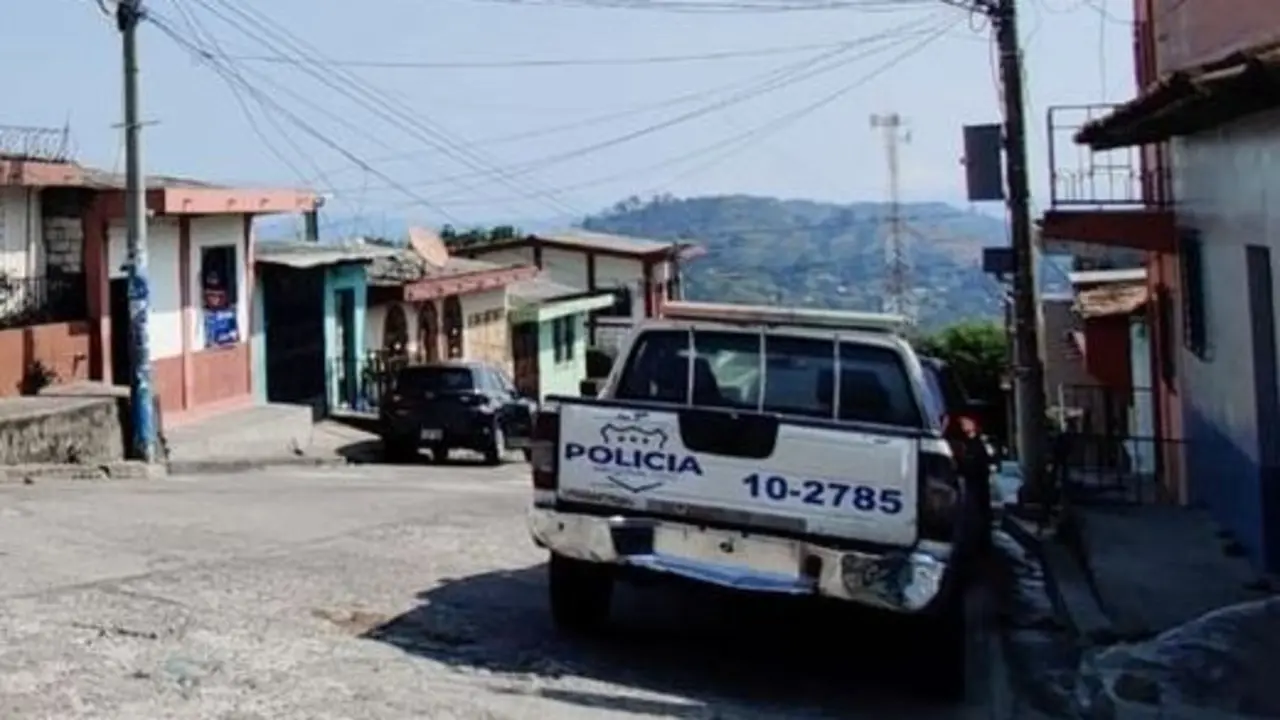 Mujer se suicida en Cojutepeque