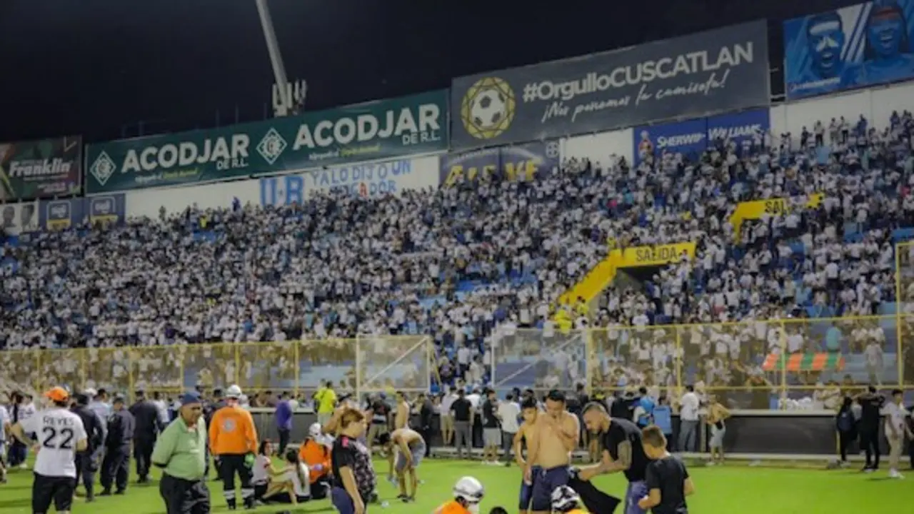 TRAGEDIA ESTADIO CUSCATLAN