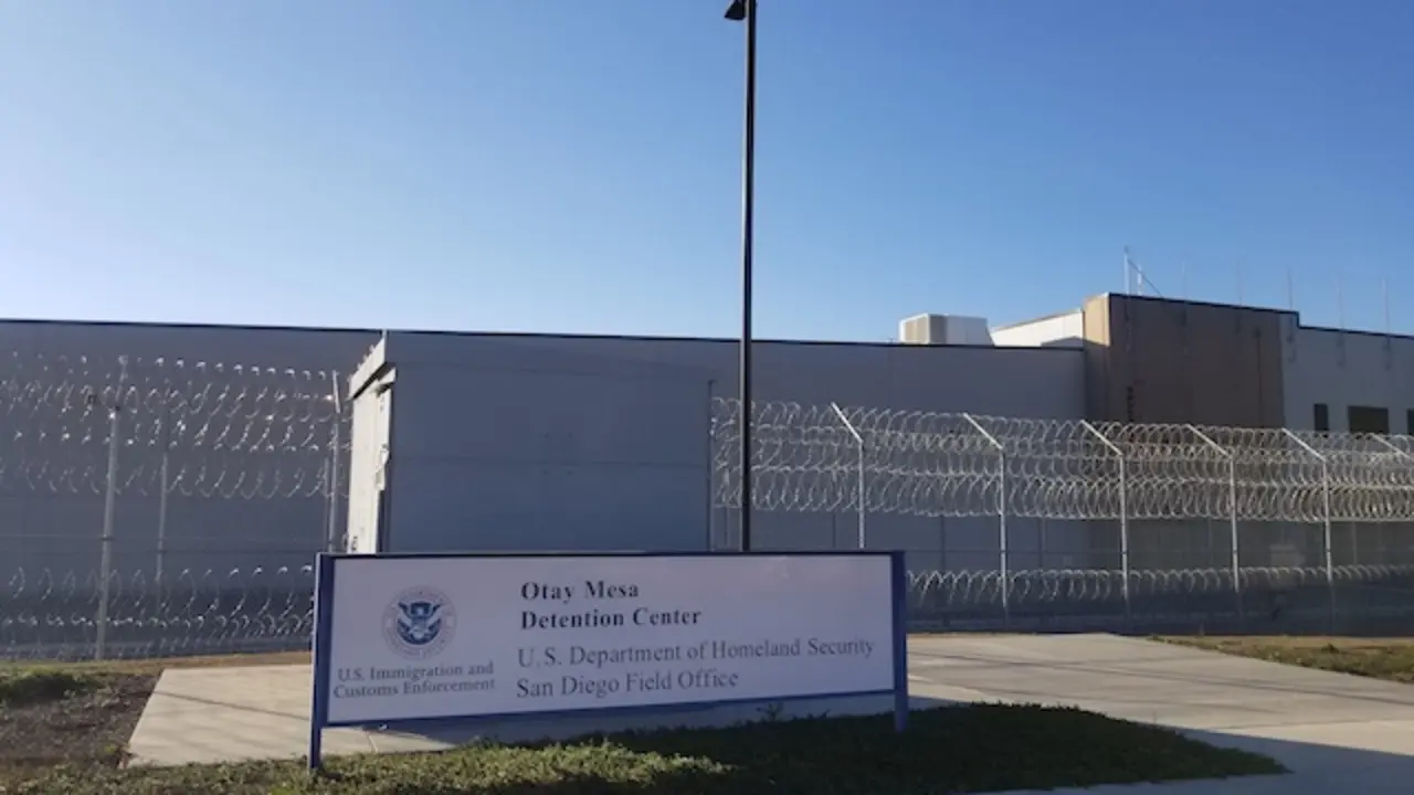Centro de Detenci&oacute;n de Otay Mesa, California