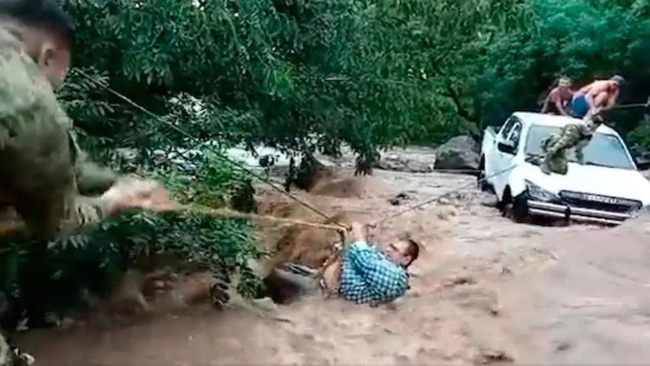 Rescate inundaciones onda tropical 01-08-2023