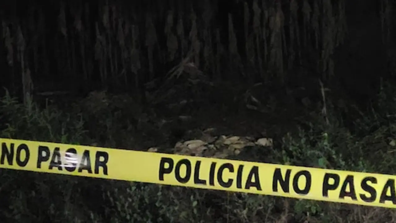 Ilobasco cinta amarilla policial