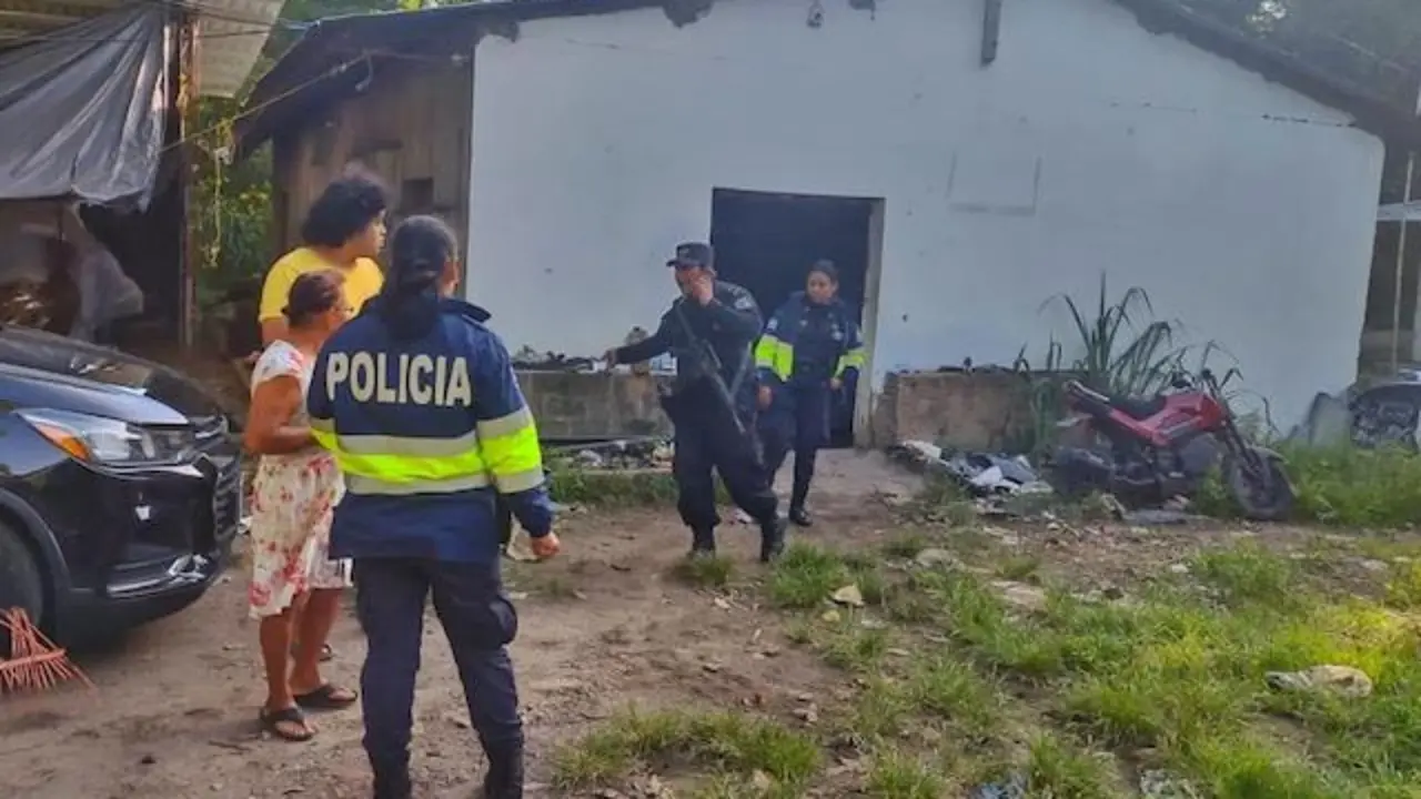 Cinco perros rottweiler muerden a habitante de colonia Los &Aacute;ngeles en San Marcos, San Salvador