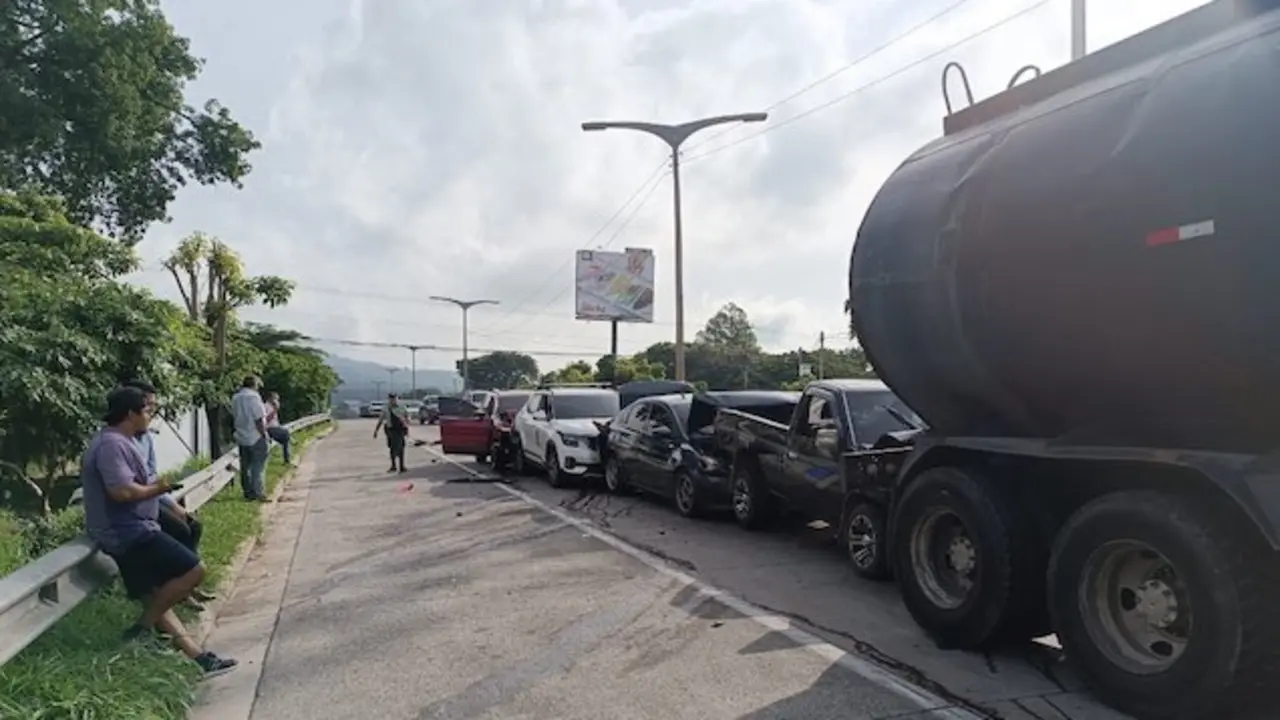 Accidente bulevar Monse&ntilde;or Romero