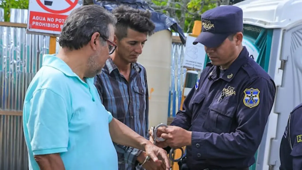 Detenidos derrumbe Santa Elena