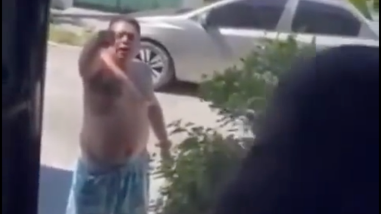 Vecino amenazas colonia Las Orqu&iacute;deas Apopa 19-10-2023