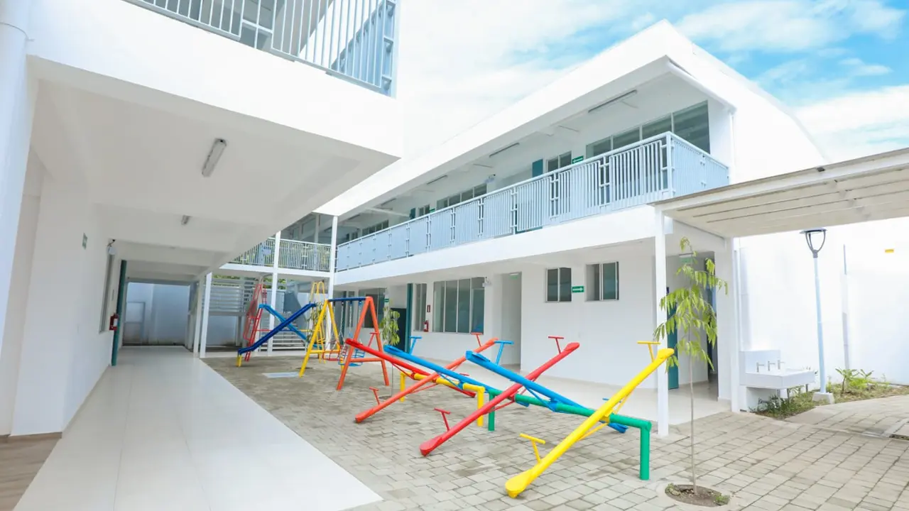 CENTRO ESCOLAR EL CIPRES-SAN MIGUEL