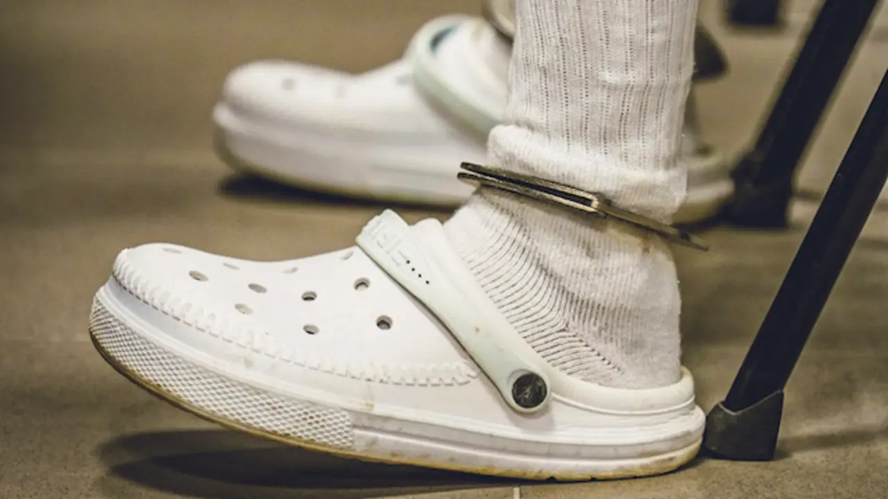 Esposado condenado esposas