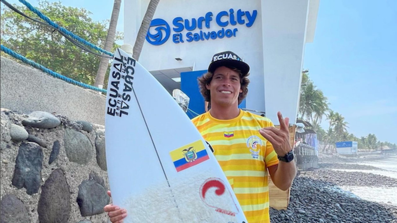 Joshua Israel Barona Matute surfista ecuatoriano fallecido en El Zonte