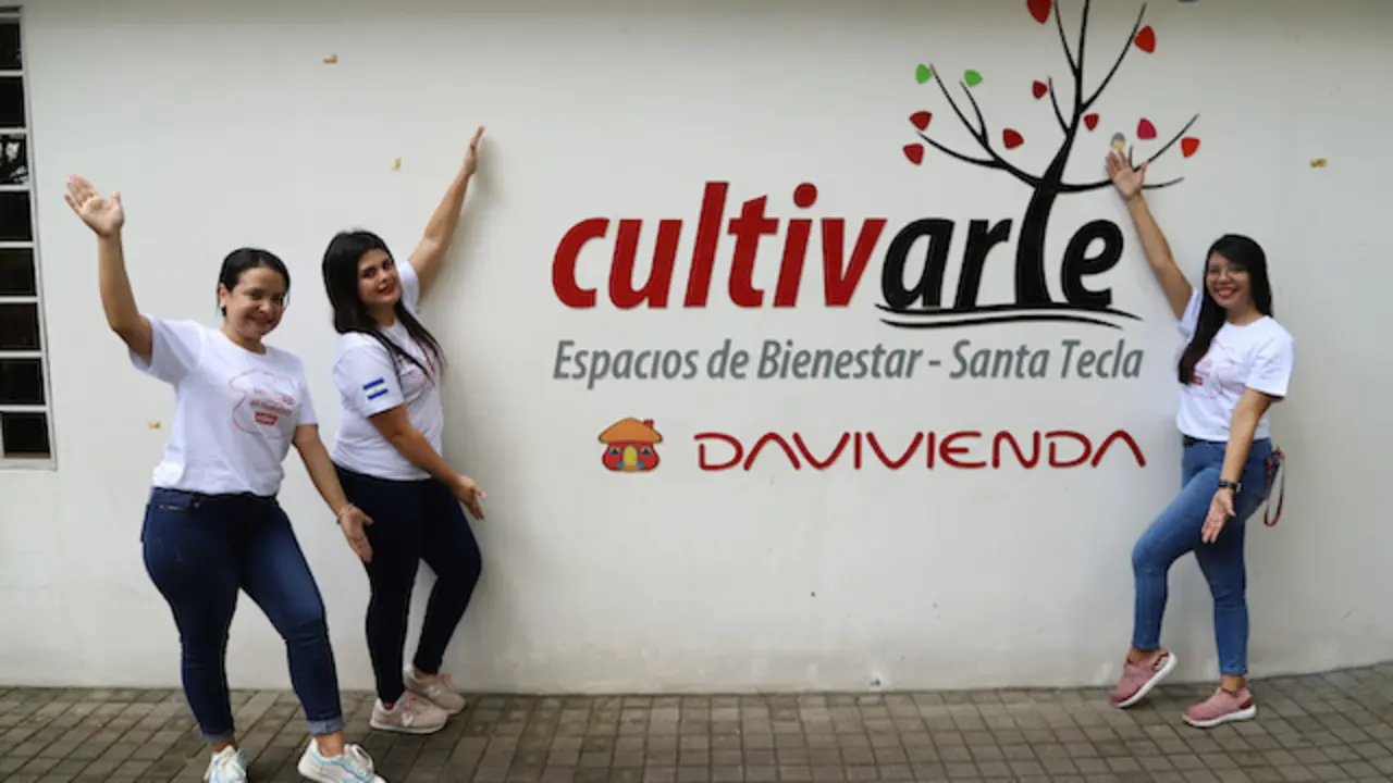 Celebracion del Dia del Nino en Cultivarte de Santa Tecla, con ni&ntilde;os y adolescentes de Apopa y San Martin, donde voluntarios de Davivienda compartieron en diferentes actividades, realizado el 7 de octubre de 2023.
Foto Banco Davivienda/ Salvador Melendez