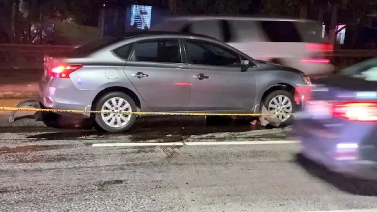 Mujer atropella a motociclista 01-12-2023