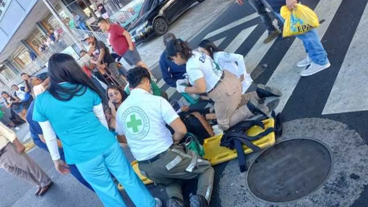 Tres médicos Hospital Bloom atropellados 11-12-2023