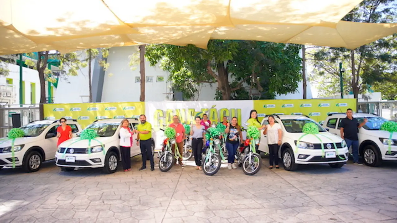 Fedecrédito entrega premios del tercer sorteo de promoción Gana Fácil