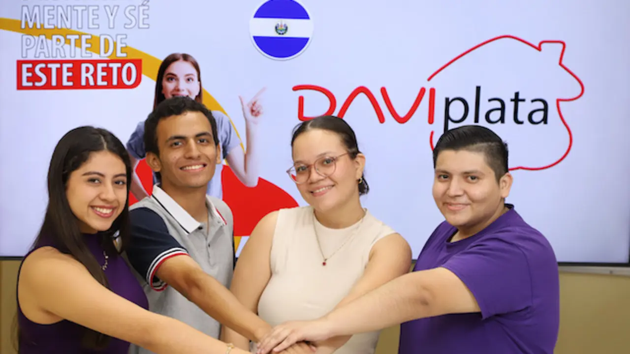 Conferencia de prensa para anunciar el Hackaton Davivienda 2024, el 21 de marzo de 2024, en Universidad Jos&eacute; Mat&iacute;as Delgado.
Foto Banco Davivienda por/ Salvador Mel&eacute;ndez
