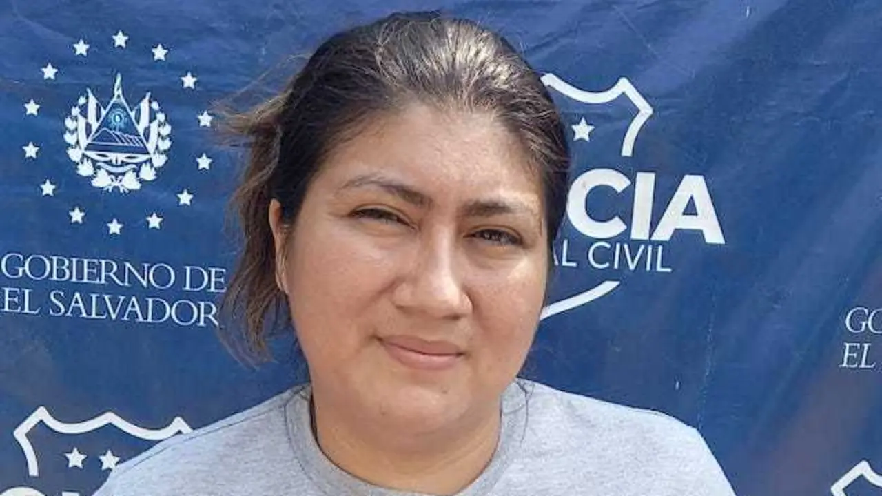 Josselyn Maritza Santos Flores estafa