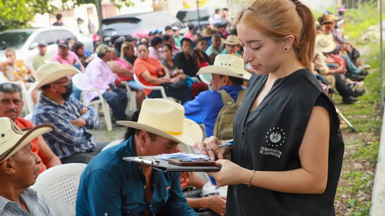 Entrega Bono Agrícola centro
