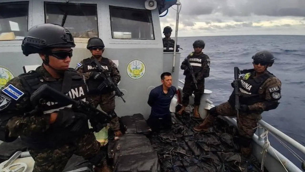 Marina Nacional cocaína 1.4 toneladas $35 millones dos ecuatorianos