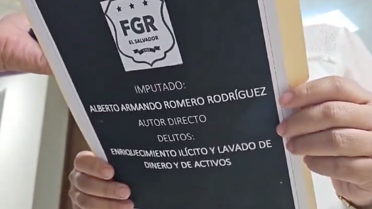 Dictamen de acusaci&oacute;n fiscal contra exdiputado Alberto Romero Arena