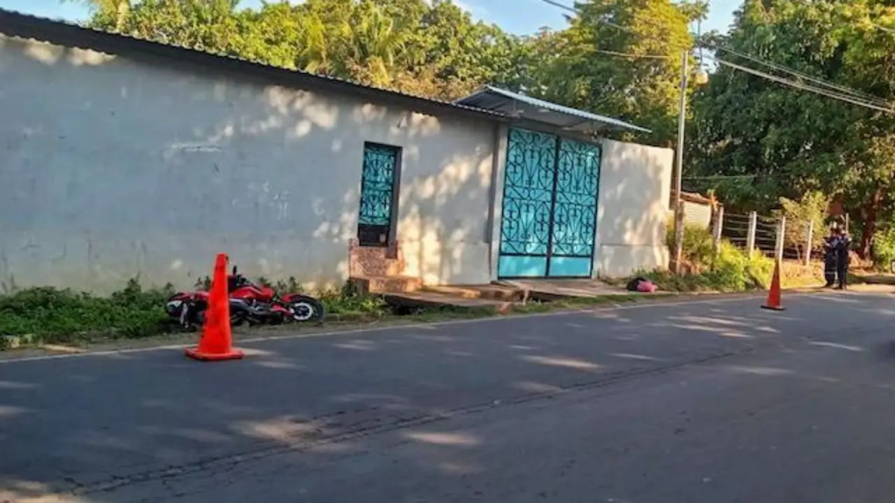 Motociclista fallecida en Puerto El Triunfo Jiquilisco Usulután 03-06-2024