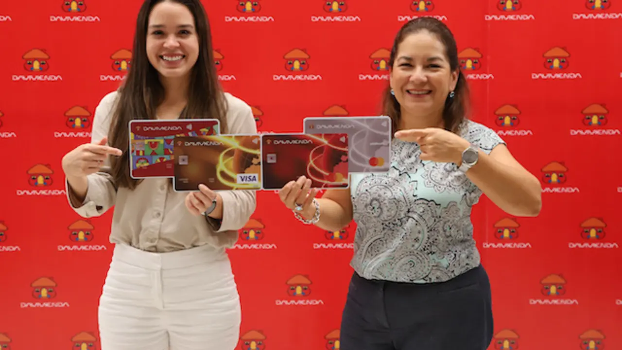 Conferencia de Prensa de Tarjetas de Cr&eacute;dito por las Promociones en el D&iacute;a del Padre, en la Agencia Centro Financiero Ol&iacute;mpica, en San Salvador, El Salvador, el 5 de junio de 2024.
Foto Banco Davivienda/ Salvador Mel&eacute;ndez