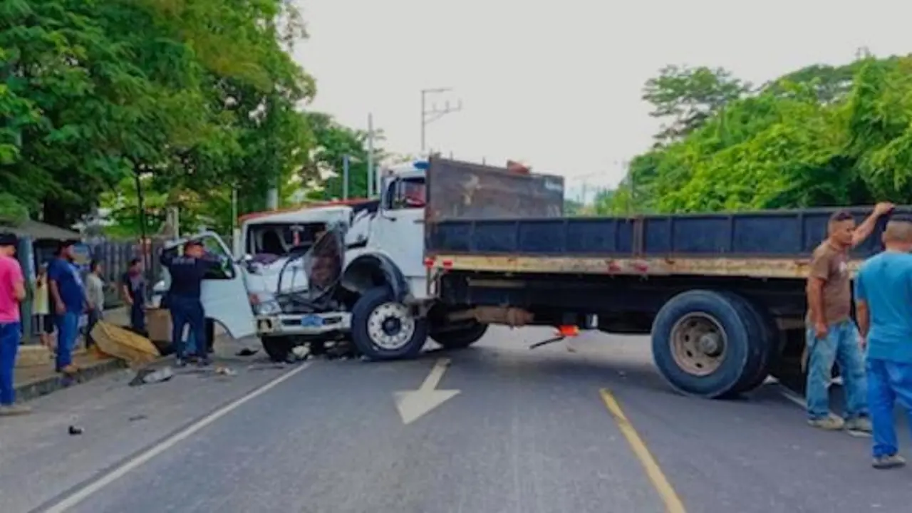 choque camiones fallecido Troncal del Norte 14-10-2024