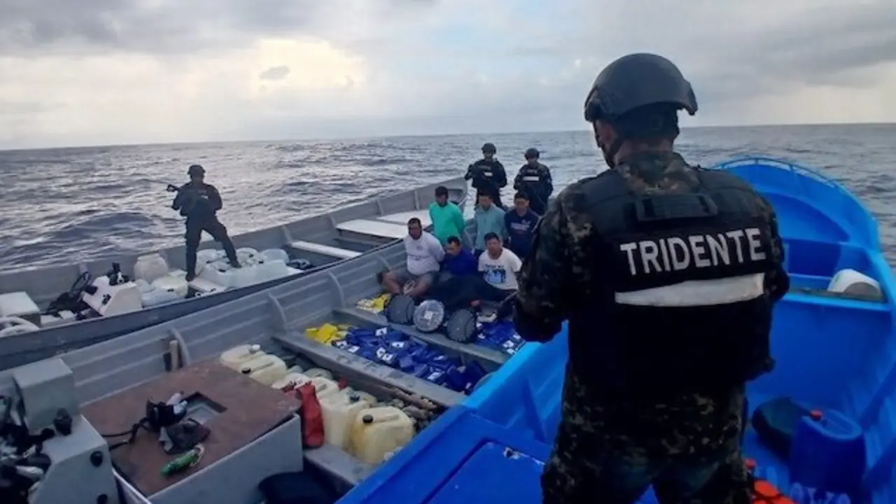 Incautación drogas Fuerza Naval 17-10-2024 1