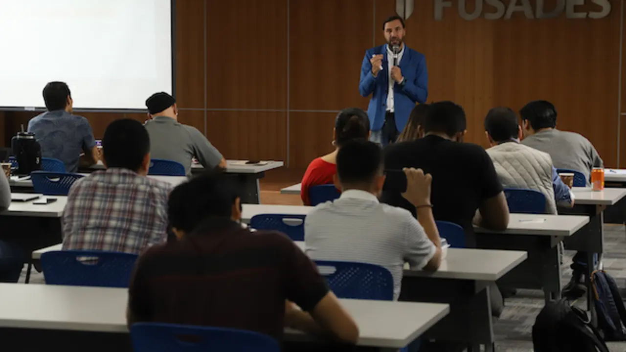 Masterclass con Samuel Salazar de Banco Davivienda y con Lorenzo de Leo para participantes de Espacio TEC 2024. en el Auditorio Democracia en FUSADES, Santa Elena, La Libertad, el 18 de octubre de 2024
Foto Banco Davivienda/ Salvador Melendez