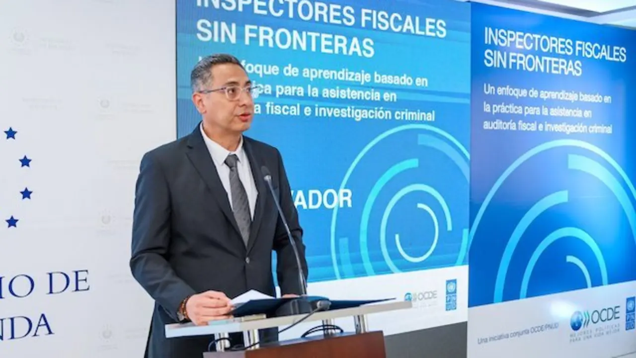 Fiscales sin Fronteras Hacienda Jerson Posada